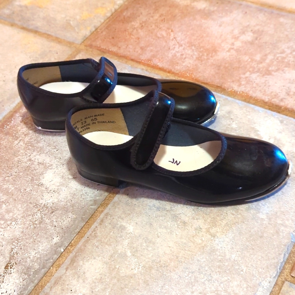 Danshuz Tap Shoes, Little Girls 10
